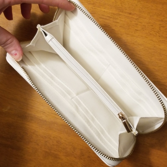 Wallet - Picture 3 of 3